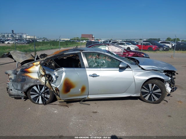 Продаж на аукціоні авто 2021 Nissan Altima Sv Intelligent Awd, vin: 1N4BL4DW0MN395012, номер лоту: 45636286