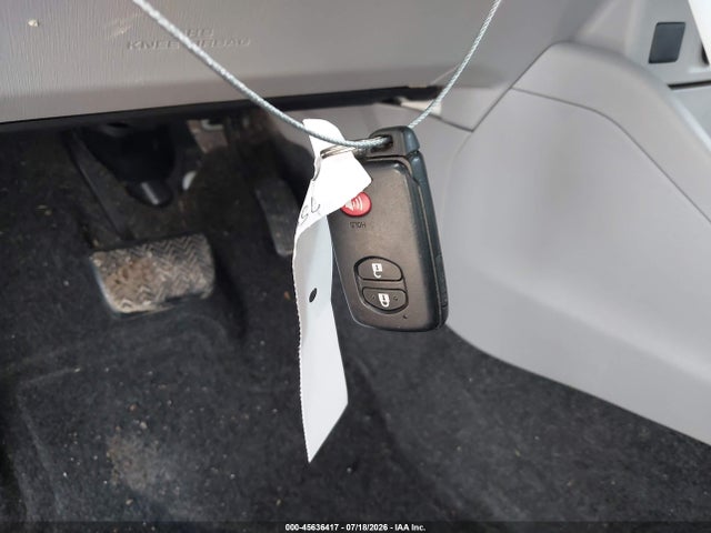 45636417 :رقم المزاد ، JTDZN3EU5GJ055392 vin ، 2016 Toyota Prius V Three مزاد بيع