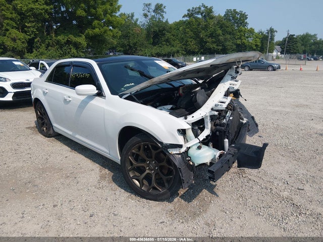 Продаж на аукціоні авто 2015 Chrysler 300 Limited, vin: 2C3CCAAG3FH872171, номер лоту: 45636595