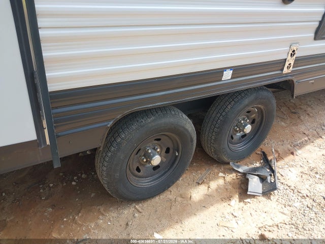 Cherokee Grey Wolf 2020 4X4TCKE22LX142205 Image 12