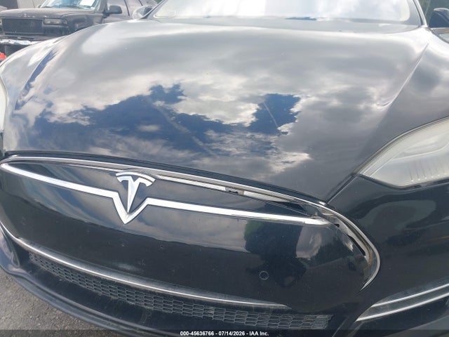 45636766 :رقم المزاد ، 5YJSA1H16EFP45613 vin ، 2014 Tesla Model S P85 مزاد بيع
