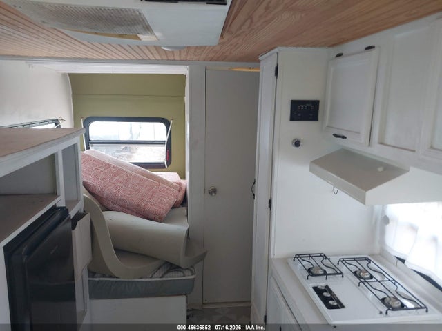 45636852 :رقم المزاد ، 4X4PFLU28XB063059 vin ، 1999 Forest River Flagstaff مزاد بيع