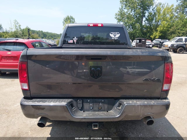45636867 :رقم المزاد ، 1C6RR7KT6KS508937 vin ، 2019 Ram 1500 Classic Express  4x4 5'7 Box مزاد بيع