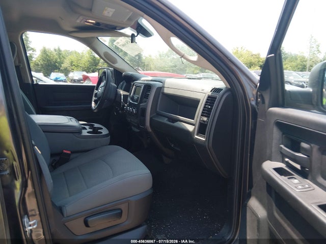 45636867 :رقم المزاد ، 1C6RR7KT6KS508937 vin ، 2019 Ram 1500 Classic Express  4x4 5'7 Box مزاد بيع