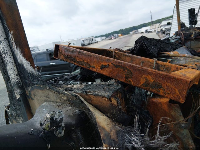 Продажа на аукционе авто 1999 Ford F550 Super Duty Stripped Chass, vin: 3FCNF53S3XJA03563, номер лота: 45636868