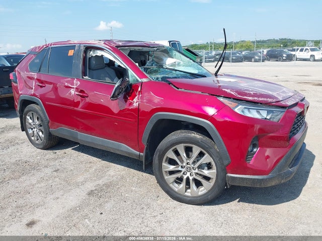 Продаж на аукціоні авто 2021 Toyota Rav4 Xle Premium, vin: 2T3C1RFV1MW137418, номер лоту: 45636938