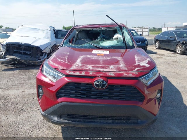 Продаж на аукціоні авто 2021 Toyota Rav4 Xle Premium, vin: 2T3C1RFV1MW137418, номер лоту: 45636938