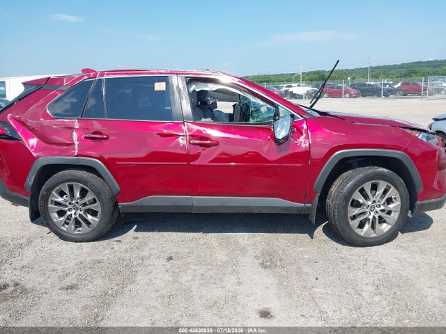 Продаж на аукціоні авто 2021 Toyota Rav4 Xle Premium, vin: 2T3C1RFV1MW137418, номер лоту: 45636938