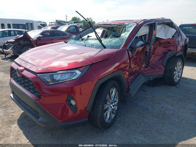 Продаж на аукціоні авто 2021 Toyota Rav4 Xle Premium, vin: 2T3C1RFV1MW137418, номер лоту: 45636938