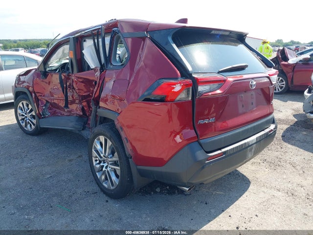 Продаж на аукціоні авто 2021 Toyota Rav4 Xle Premium, vin: 2T3C1RFV1MW137418, номер лоту: 45636938