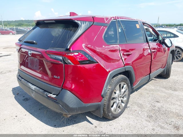 Продаж на аукціоні авто 2021 Toyota Rav4 Xle Premium, vin: 2T3C1RFV1MW137418, номер лоту: 45636938