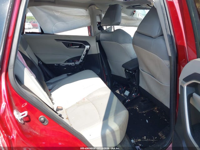 Продаж на аукціоні авто 2021 Toyota Rav4 Xle Premium, vin: 2T3C1RFV1MW137418, номер лоту: 45636938