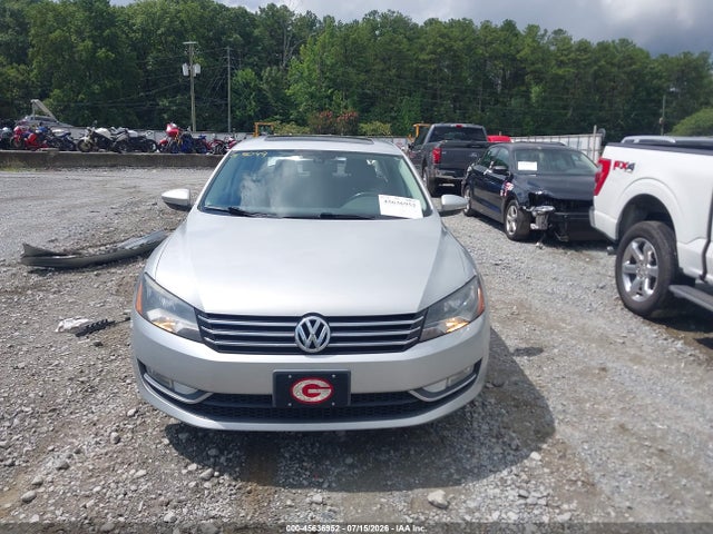 2013 Volkswagen Passat 2.5l Sel Premium მანქანა იყიდება აუქციონზე, vin: 1VWCP7A34DC002331, აუქციონის ნომერი: 45636952