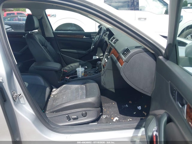2013 Volkswagen Passat 2.5l Sel Premium მანქანა იყიდება აუქციონზე, vin: 1VWCP7A34DC002331, აუქციონის ნომერი: 45636952