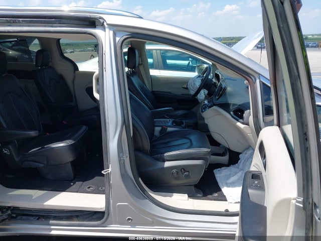Продаж на аукціоні авто 2017 Chrysler Pacifica Limited, vin: 2C4RC1GG9HR747928, номер лоту: 45636989