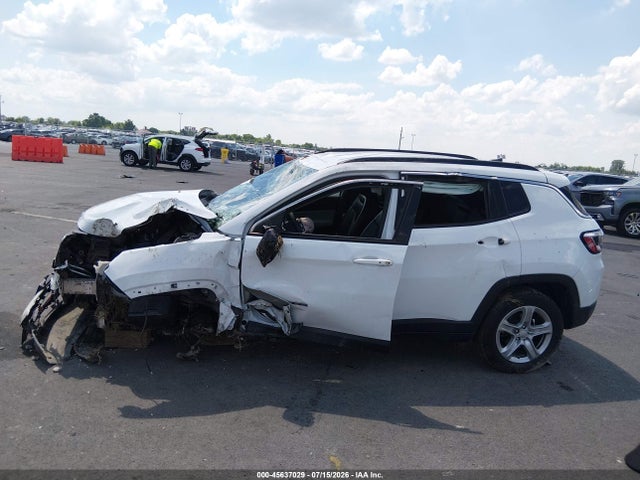 Продаж на аукціоні авто 2023 Jeep Compass Latitude 4x4, vin: 3C4NJDBNXPT561726, номер лоту: 45637029