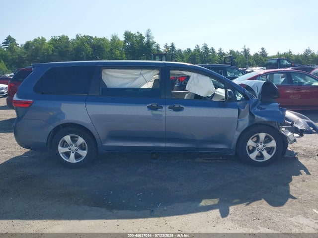 Toyota Sienna L 7 Passenger 2017 5TDZZ3DC0HS776298 Image 14