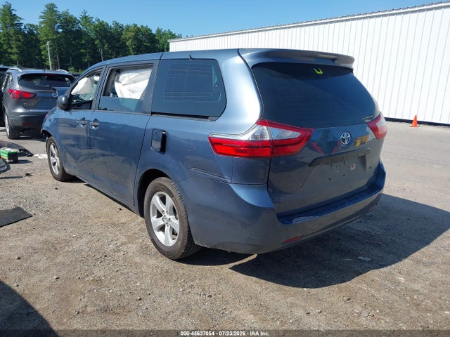 Toyota Sienna L 7 Passenger 2017 5TDZZ3DC0HS776298 Image 3