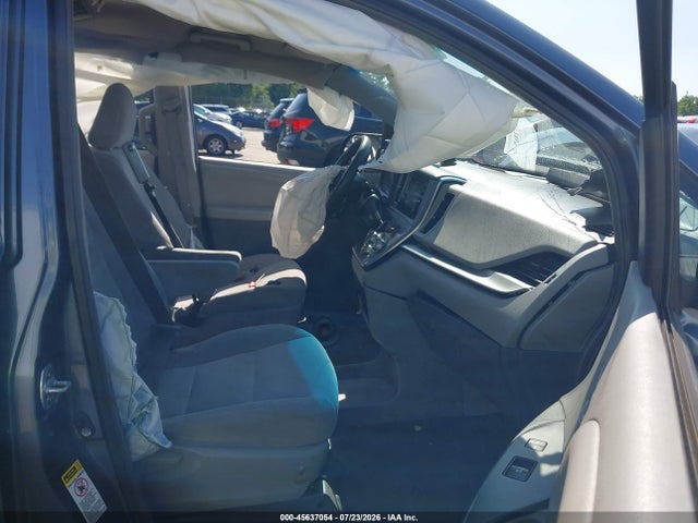 Toyota Sienna L 7 Passenger 2017 5TDZZ3DC0HS776298 Image 5