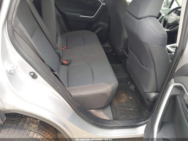 Toyota RAV4 LE 2019 JTMF1RFV8KJ004812 Image 8