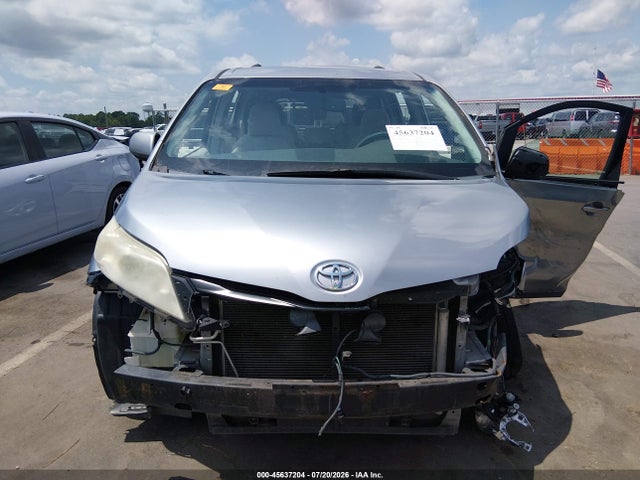 45637204 :رقم المزاد ، 5TDKK3DC6CS237084 vin ، 2012 Toyota Sienna Le V6 8 Passenger مزاد بيع