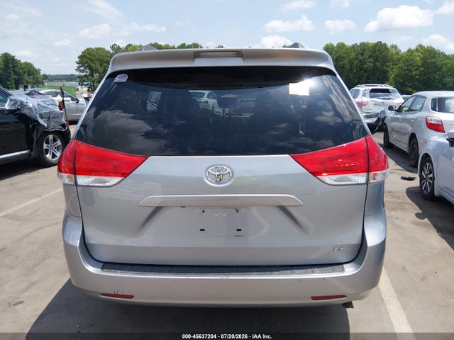 45637204 :رقم المزاد ، 5TDKK3DC6CS237084 vin ، 2012 Toyota Sienna Le V6 8 Passenger مزاد بيع