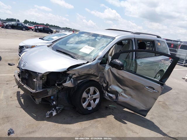 45637204 :رقم المزاد ، 5TDKK3DC6CS237084 vin ، 2012 Toyota Sienna Le V6 8 Passenger مزاد بيع
