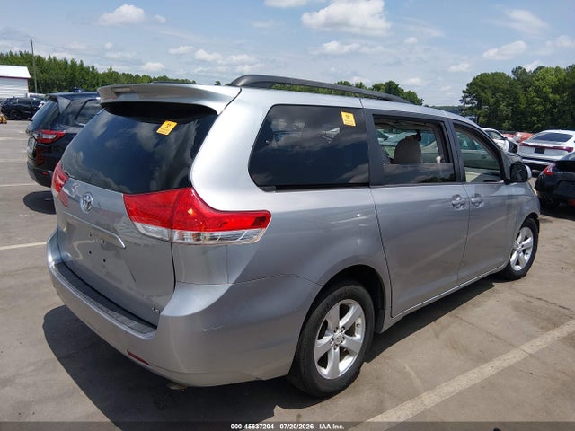 45637204 :رقم المزاد ، 5TDKK3DC6CS237084 vin ، 2012 Toyota Sienna Le V6 8 Passenger مزاد بيع