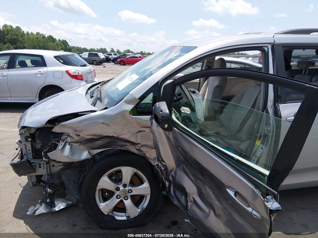 45637204 :رقم المزاد ، 5TDKK3DC6CS237084 vin ، 2012 Toyota Sienna Le V6 8 Passenger مزاد بيع