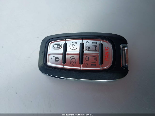 45637271 :رقم المزاد ، 2C4RC1CG8NR204135 vin ، 2022 Chrysler Voyager Lx مزاد بيع