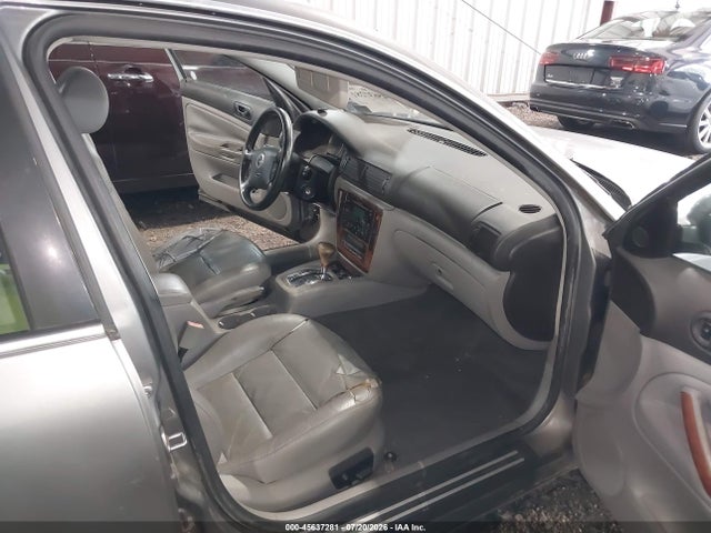 2002 Volkswagen Passat Glx მანქანა იყიდება აუქციონზე, vin: WVWRH63B92P289633, აუქციონის ნომერი: 45637281