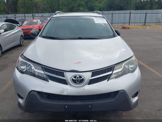 2T3BFREVXEW146909 Toyota RAV4 LE