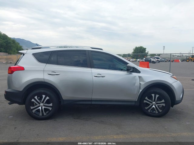 2T3BFREVXEW146909 Toyota RAV4 LE
