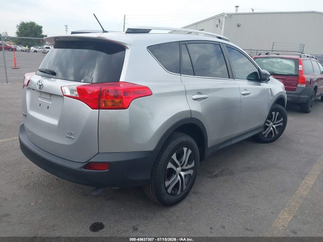2T3BFREVXEW146909 Toyota RAV4 LE