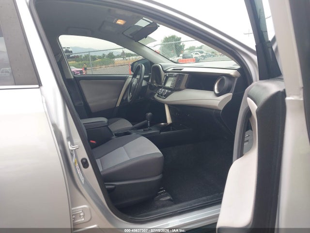 2T3BFREVXEW146909 Toyota RAV4 LE