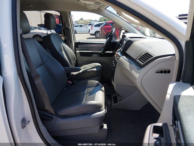 45637393 :رقم المزاد ، 2C4RVABG4CR136294 vin ، 2012 Volkswagen Routan Se مزاد بيع