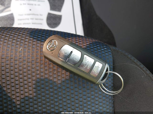 45637460 :رقم المزاد ، 3MYDLBYVXKY508068 vin ، 2019 Toyota Yaris Le مزاد بيع