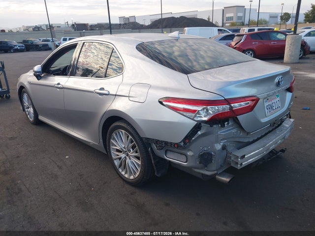 4T1B21HK0JU003873 Toyota Camry Hybrid Xle