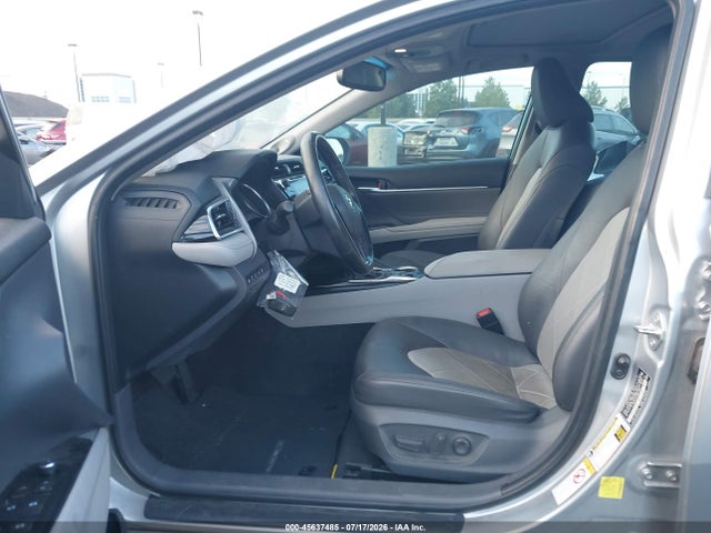 4T1B21HK0JU003873 Toyota Camry Hybrid Xle