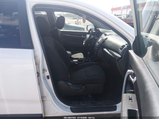 45637528 :رقم المزاد ، 5XYKTCA66FG566977 vin ، 2015 Kia Sorento Lx مزاد بيع