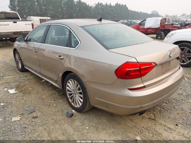 1VWBT7A37GC007924 Volkswagen Passat 1.8t Se