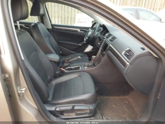 1VWBT7A37GC007924 Volkswagen Passat 1.8t Se