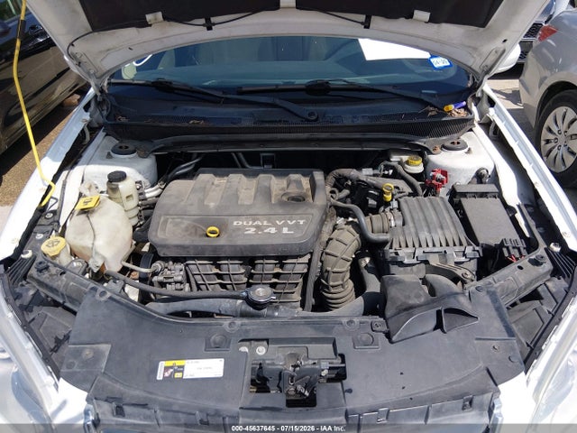 1C3CCBAB1EN122073 Chrysler 200 LX