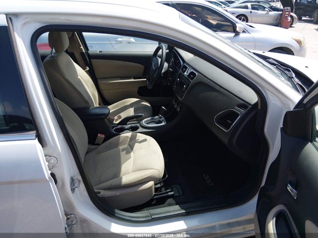1C3CCBAB1EN122073 Chrysler 200 LX