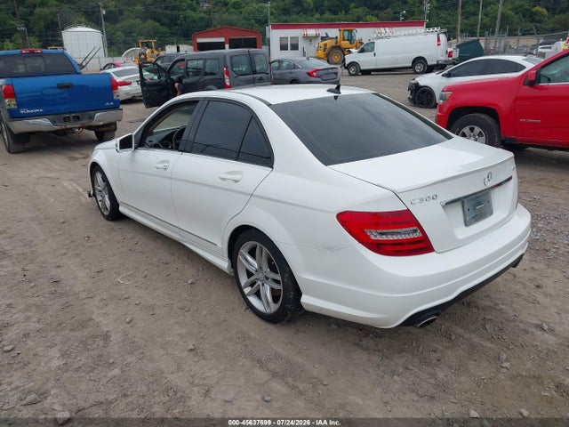 45637699 :رقم المزاد ، WDDGF8AB2EG163054 vin ، 2014 Mercedes-benz C 300 Sport 4matic مزاد بيع
