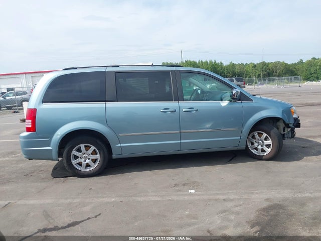 2010 Chrysler Town & Country Touring მანქანა იყიდება აუქციონზე, vin: 2A4RR5D1XAR414790, აუქციონის ნომერი: 45637725