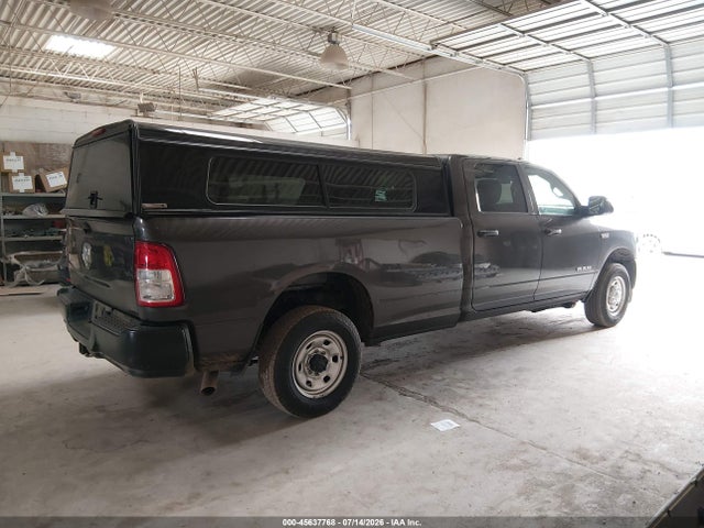 45637768 :رقم المزاد ، 3C6UR4HJ4LG243054 vin ، 2020 Ram 2500 Tradesman  4x2 8' Box مزاد بيع