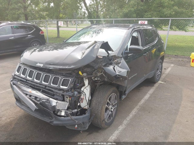 2017 Jeep Compass Latitude მანქანა იყიდება აუქციონზე, vin: 3C4NJDBB4HT651154, აუქციონის ნომერი: 45637781