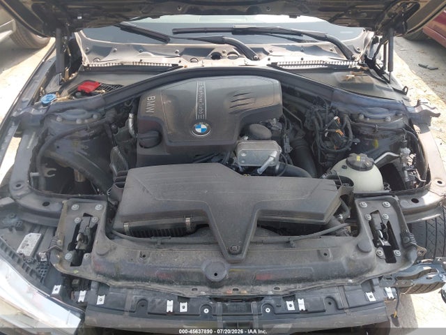 2018 Bmw 320i Xdrive მანქანა იყიდება აუქციონზე, vin: WBA8E5G56JNV02113, აუქციონის ნომერი: 45637890