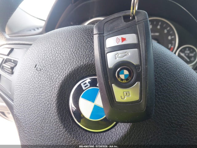 2018 Bmw 320i Xdrive მანქანა იყიდება აუქციონზე, vin: WBA8E5G56JNV02113, აუქციონის ნომერი: 45637890